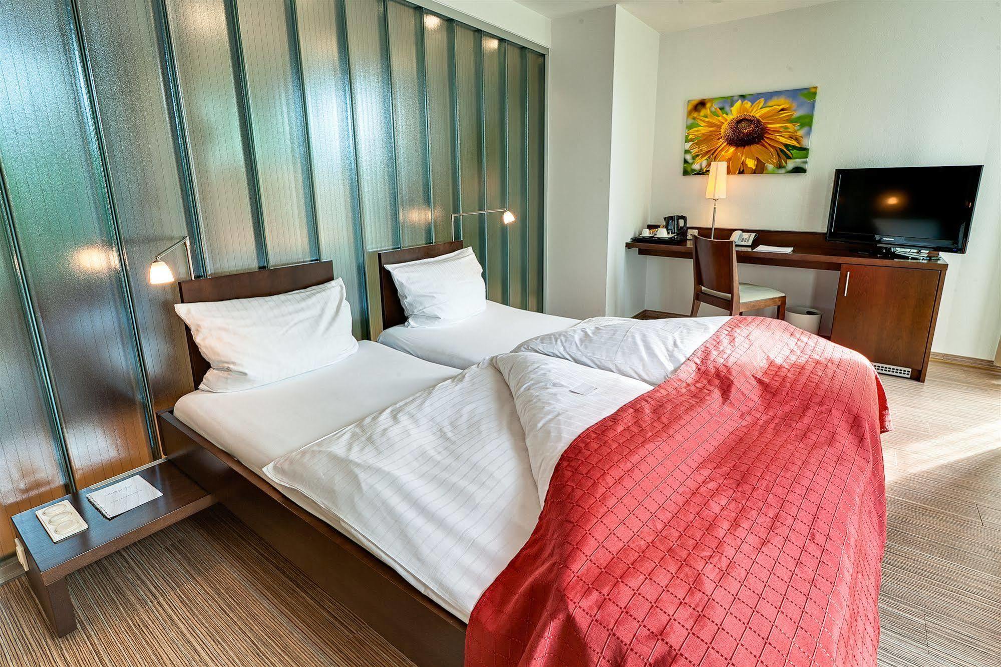 Das Wildeck Hotel & Restaurant Abstatt ภายนอก รูปภาพ